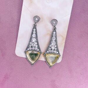 419. Art Deco Yellow Dangle Earrings